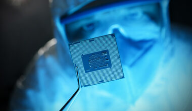 As the world’s biggest PFAS producers ramp up production of “forever chemicals” for the booming microchip industry, new research shows alternatives are widely available for this crucial sector.